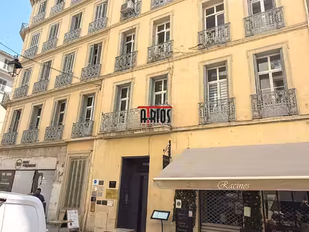 location local professionnel 106m² toulon 83000