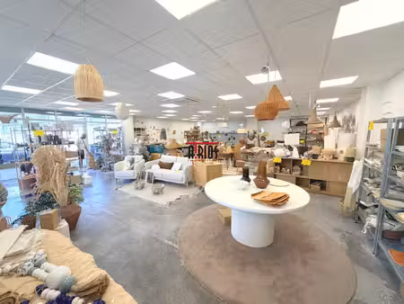 location local commercial 175m² la garde 83130