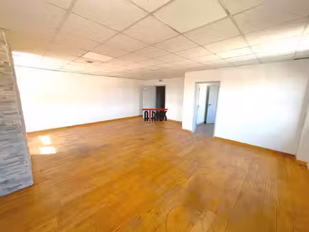 location local professionnel 140m² la garde 83130