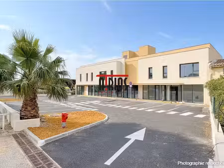 location local commercial 111m² le pradet 83220