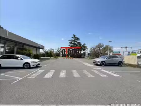 location local professionnel 404m² la garde 83130