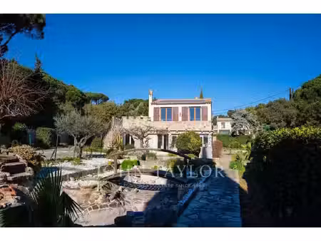 villa vue mer à fort potentiel d’aménagement – gigaro