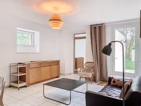 a louer - centre-ville fontenay-le-comte  appartement meublé t3