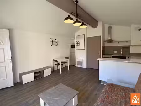location meublée appartement 2 pièces 36.37 m² à grans (13450)  770 €