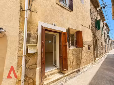 maison de village rénovée avec 3 chambres  au coeur du charmant village de puisserguier