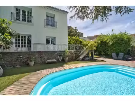 maison en plein coeur du village avec vue dominante