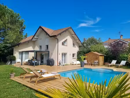 exclusivté en impasse  villa avec piscine
