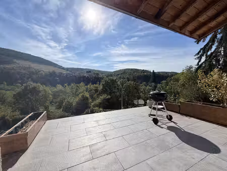 maison de village en pierre rénovée terrasse et vue panora