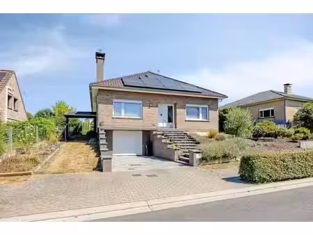 maison avec 2 chambres  jardin et jardin