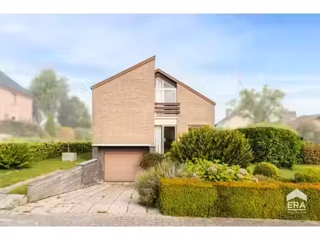 villa 4 façades avec 4 chambres  garage et jardin