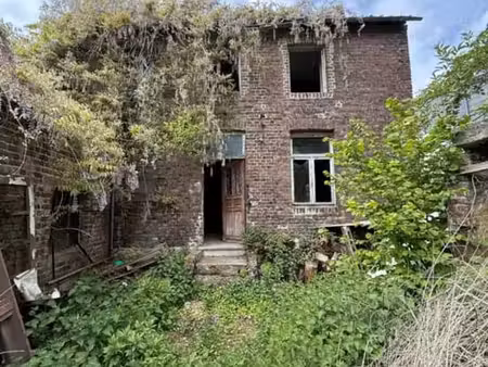 maison 3 façades à rénover entièrement