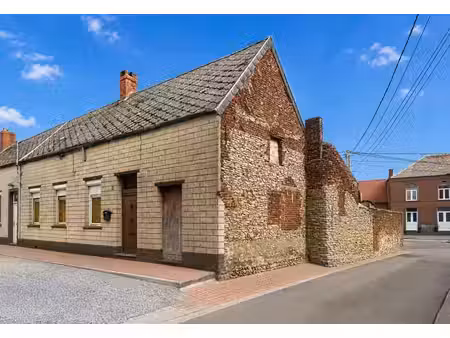 maison 3 façades à rénover avec jardin!