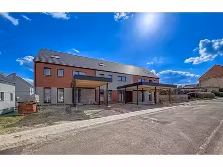 3 superbes maisons en gros oeuvre ferme