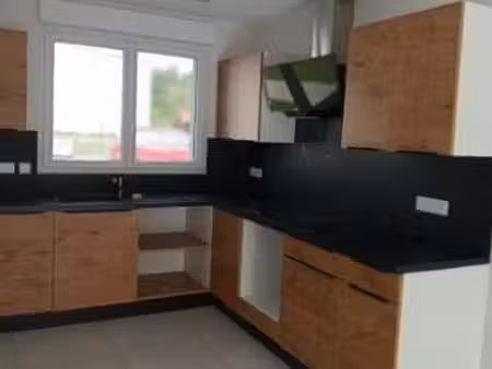 location maison à machecoul-saint-même (44270) : à louer / 85m² machecoul-saint-même