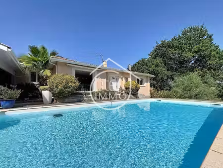 guillac - superbe propriété de 163 m2 de plain-pied avec piscine