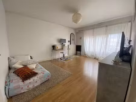 appartement suresnes 1 pièce(s) 28 m2 balcon garage