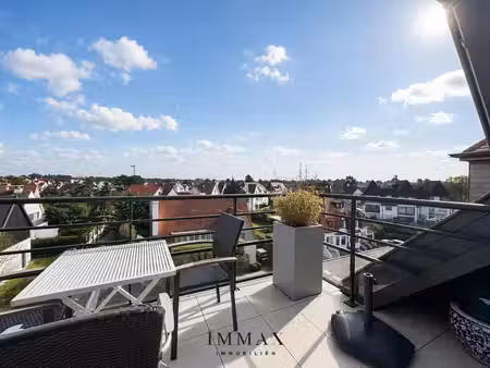 duplex avec 3 chambres  grande terrasse ensoleillée et vue e