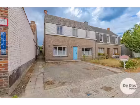oosterzele - te renoveren woning met tal van mogelijkheden