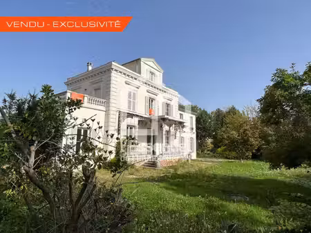 maison de luxe à vendre dans le quartier napoleon