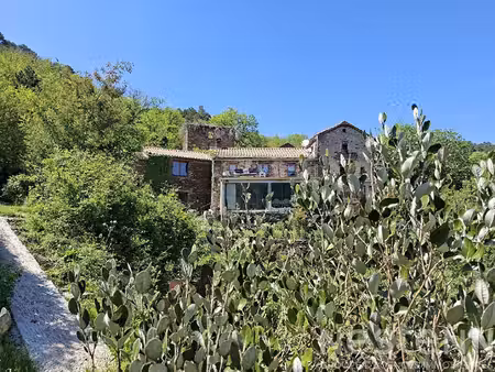 maison de caractère à saint-martin-de-boubaux ? 150 m²  1 8 ha  dépendance et vue sur les.