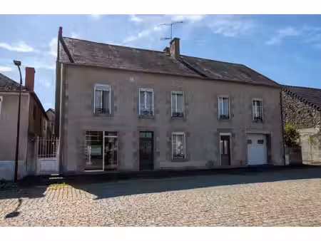 ancienne salaison à rénover fort potentiel pour gîte  commerce ou grande maison familiale