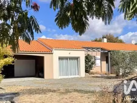 vente maison piscine à pouzauges (85700) : à vendre piscine / 107m² pouzauges