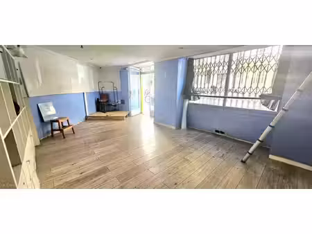 a louer local commercial 30 m² + mezzanine - nice centre - vernier
