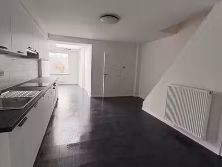 à louer – maison 3 chambres entièrement rénovée