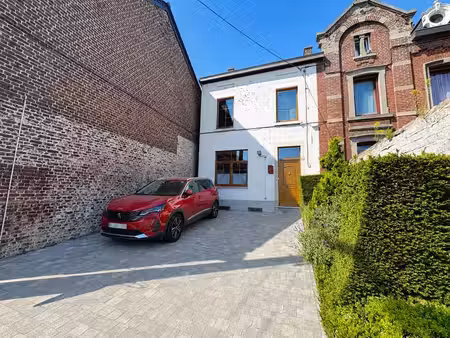 maison 2 à 3 chambres avec garages !