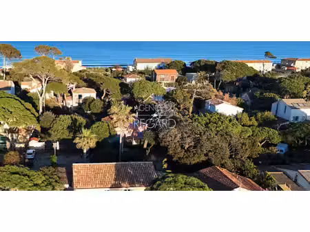 propriété en bord de mer avec jardin le port la capte - hyeres (83)