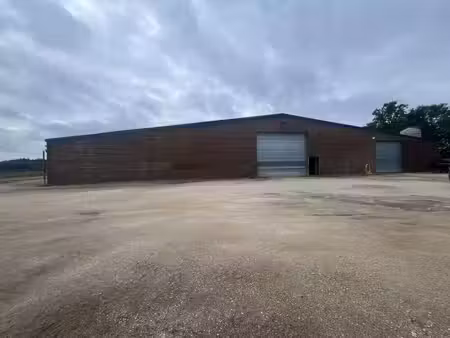 local d'activités à louer