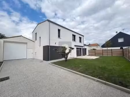 location maison à saint-herblain bourg-solvardière-pelousière (44800) : à louer / 152m² sa