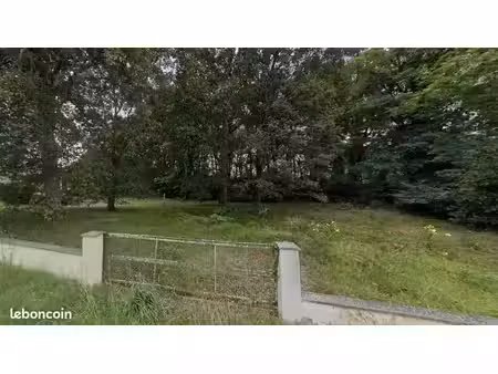 terrain 1 080 m² mees