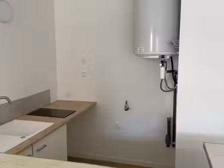 cv cognac t2 rdc chambre séparée courette