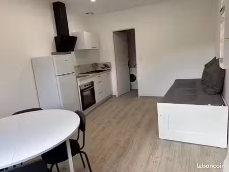 location studio meublé