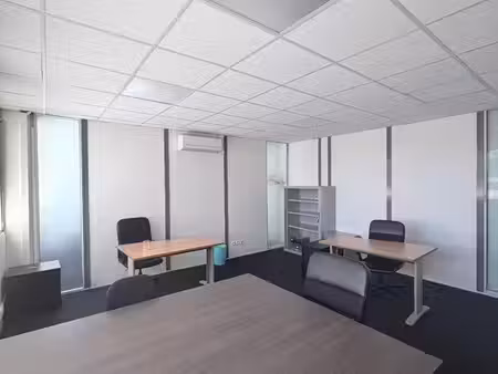 bureau 30 m² – villeurbanne / roger salengro – meublé + internet