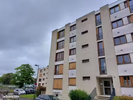studio 1 pièce 30 m²
