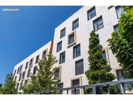 studio 1 pièce 27 m²