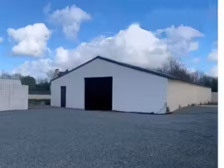 hangar  location 360 m²