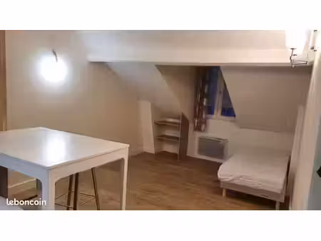 studio meublé 19 m2 -refait à neuf en 2020- clamart gare - libre