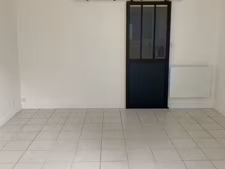studio 1 pièce 28 m²