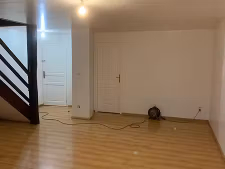 appartement t4 3 chambres en duplex à exincourt