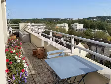 avon gare - triangle d or - f3 de 65m² avec balcon et place de