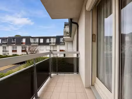appartement 2 pièces avec balcon  box et cave