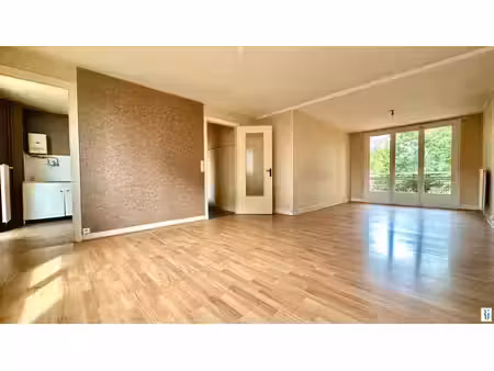 appartement 4 pièces avec 2 balcons et caves - sotteville-lès-rouen