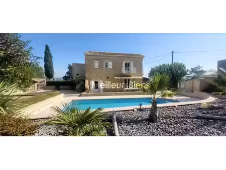 pont-saint-esprit maison en pierre  dont 3 suites parentales et piscine 10x4 dans quartier