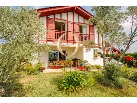 urrugne ? maison familiale avec jardin et garage  proche du bourg et des plages