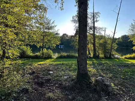 terrain à vendre ? 2 300 m² ? vue étang ? cadre calme