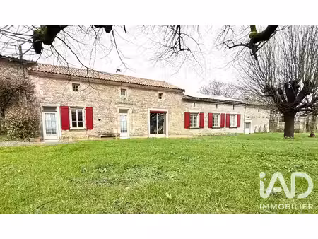 maison à luché-sur-brioux (79170)