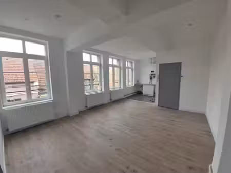 appart rénové stomer centre-1 chambre